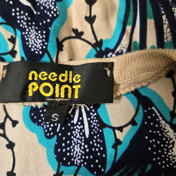 NEEDLE POINT Cream Cardigan With Vinrant Teal Back And Elbow Patches. Size Small - Picture 8 of 10